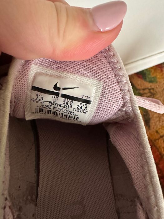 Дамски маратонки Nike