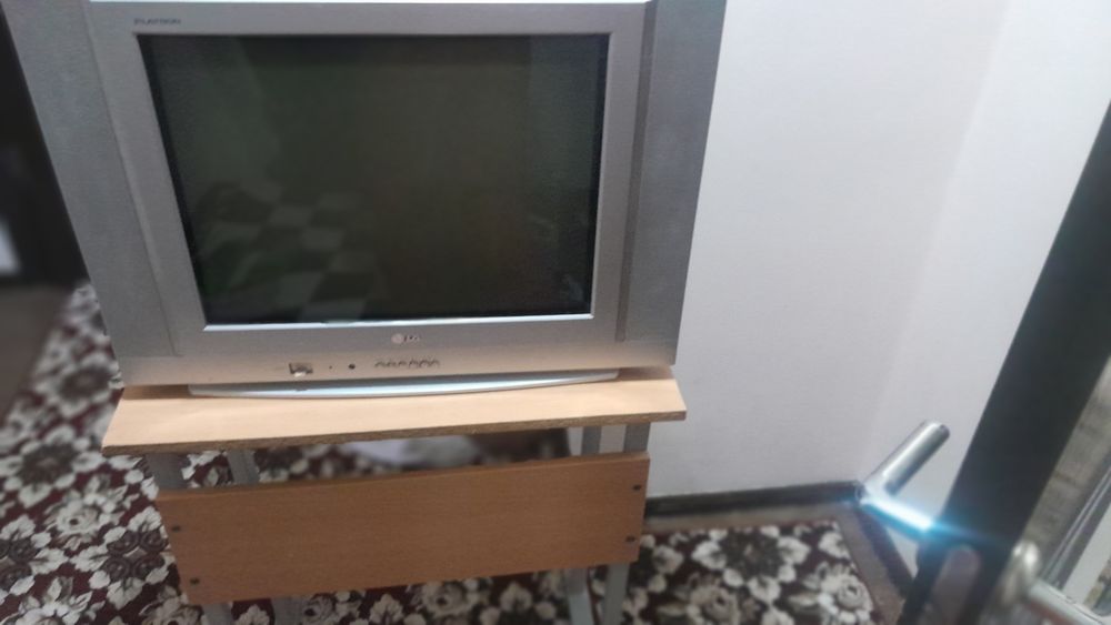 LG Televizor holati yaxshi  narxi kelishiladi