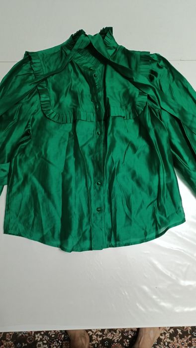 Продам блузки, размер 42 примерно