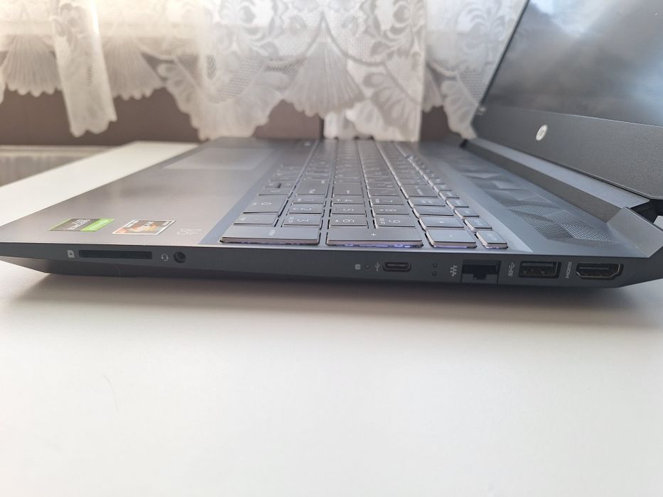 HP Pavilion 15 Gaming GTX 1650ti Ryzen 7 4800H