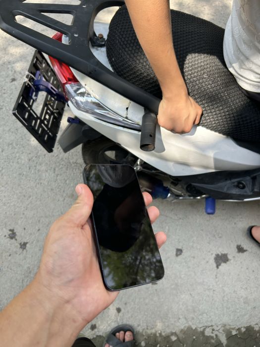 Iphone 13 в хорошем состояни