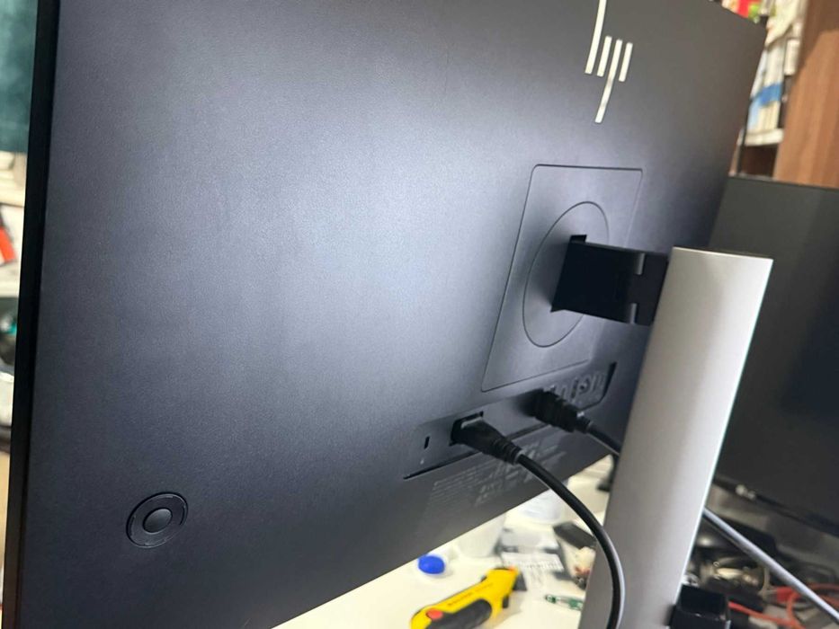 HP E27u G5 LED QHD 2560 x 1440 пиксела, 70 Hz, 5 ms,  27 инча  USB-C монитор