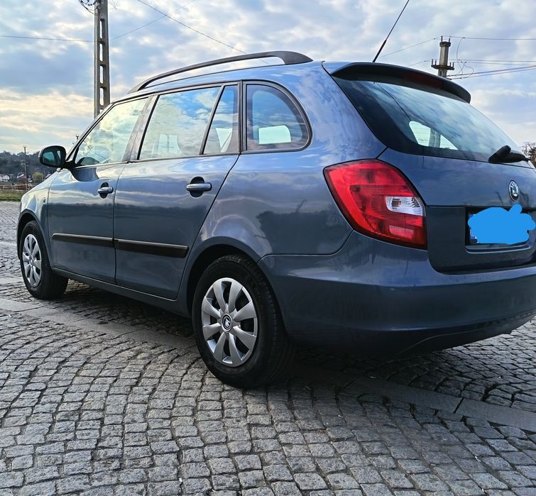 Vând Skoda fabia 2010