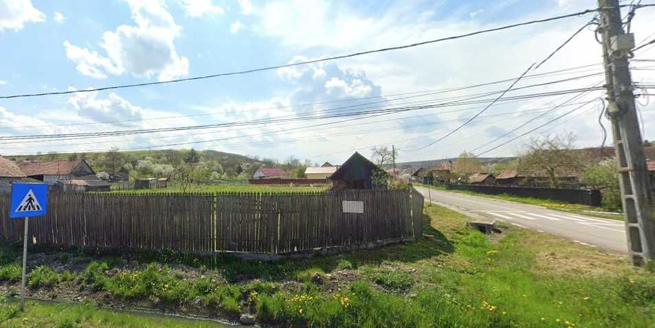 De vanzare teren de 2160 mp-utilitati-acces 2 strazi  in Cerghid