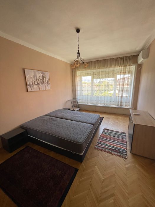 Дава се под наем Тристаен апартамент в Пловдив, Център - 86 кв.м за 561 € - Снимка #6