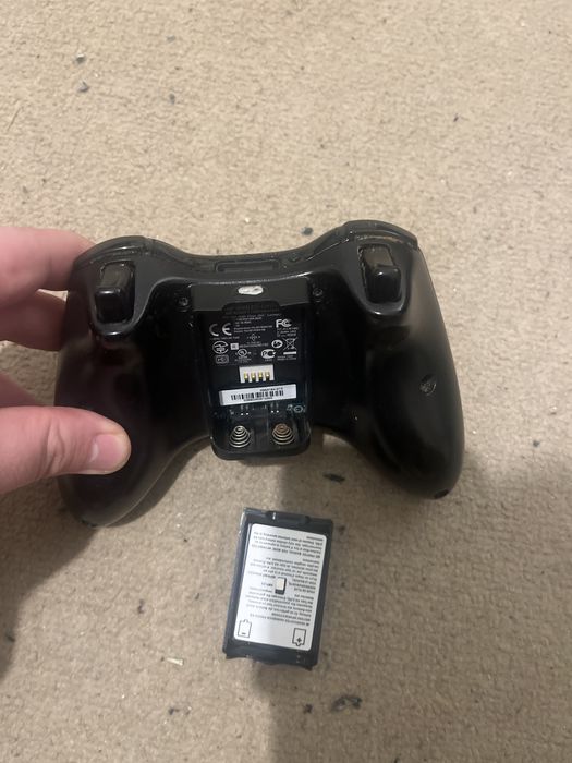 Xbox 360 + controller wireless + 5 jocuri