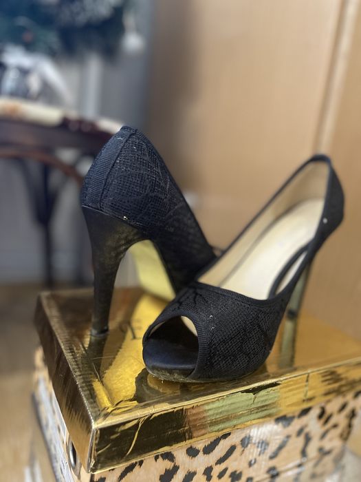 Обувки на ток