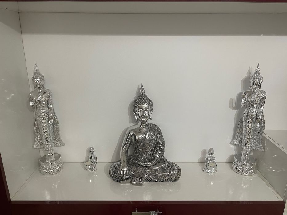 Pereche statuete mari Buddha în picioare , argintii cu oglinzi (2 bucăți)