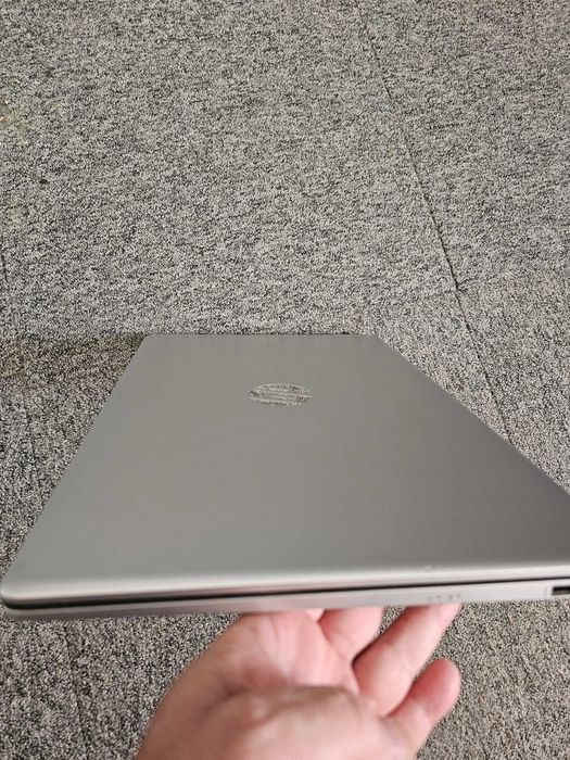 Laptop Hp Ryzen 5 5500U-17 inch