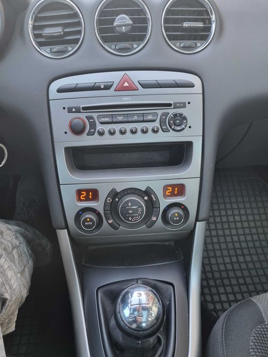 Peugeot 308 1.6 HDI Панорамен покрив