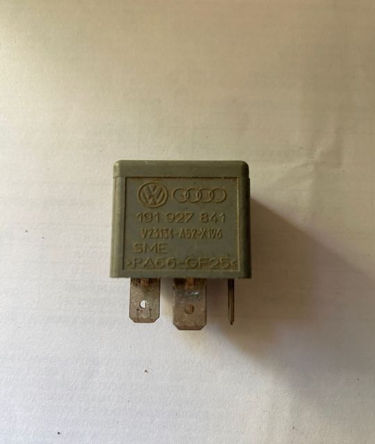 Releu Releu 79 191927841 Volkswagen VW Golf a 4-a generatie seria