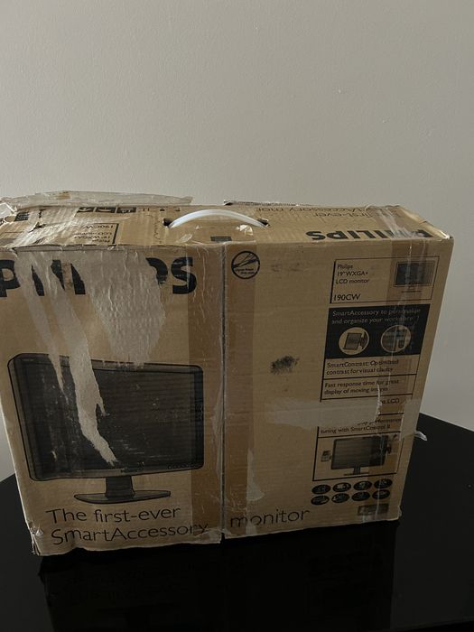 Монитор Philips..