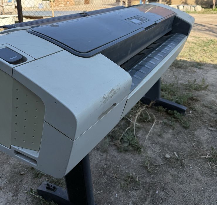 HP DesignJet T770 (широкоформатный плоттер)
