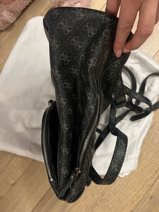 Раница Guess черна