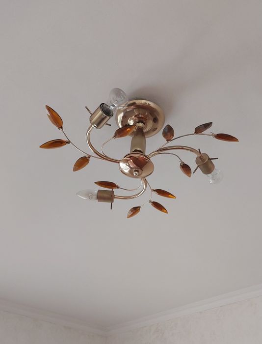 Продам красивые люстры