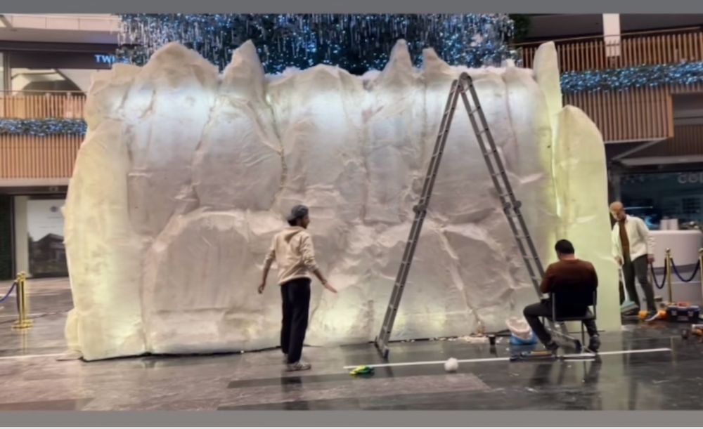 Кристалы, ледянные скалы, золотые пещеры, прозрачный декор