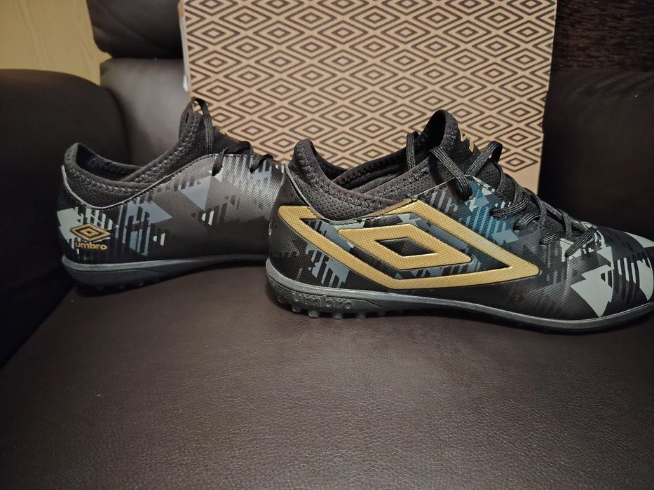 Ghete fotbal - Sintetic Umbro