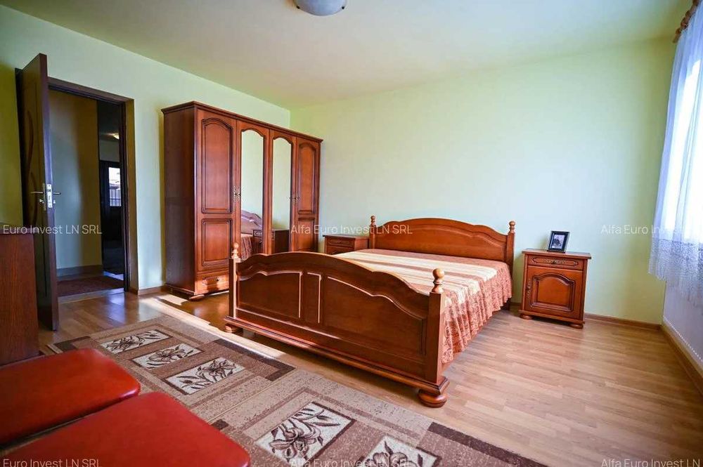 Proprietar casa  198 mp +teren 650 mp,5 camere,4 bai,garaj,Sanpetru