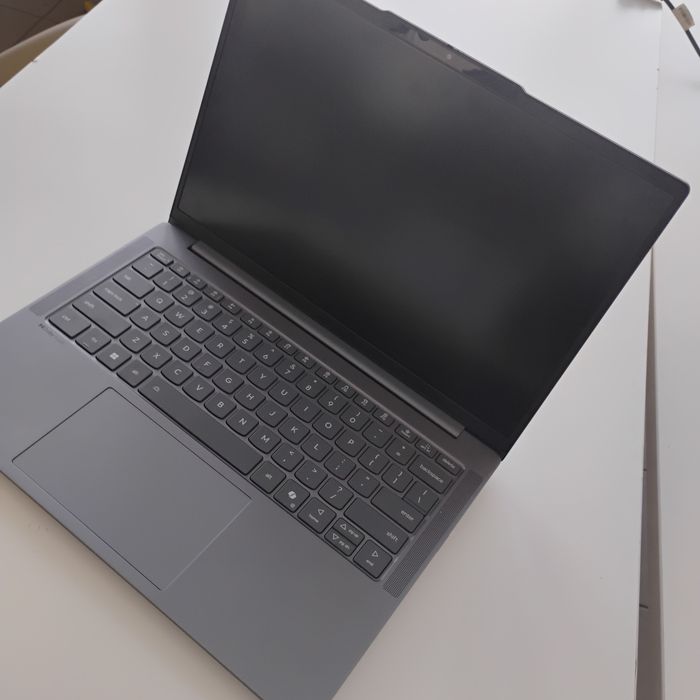 Laptop Lenovo Windows 11 Pro vând laptop Lenovo cu Windows 11 Pro în stare foarte buna
