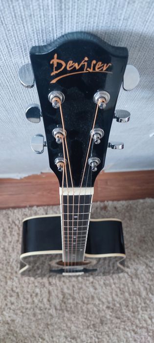 Продам акустическую гитару