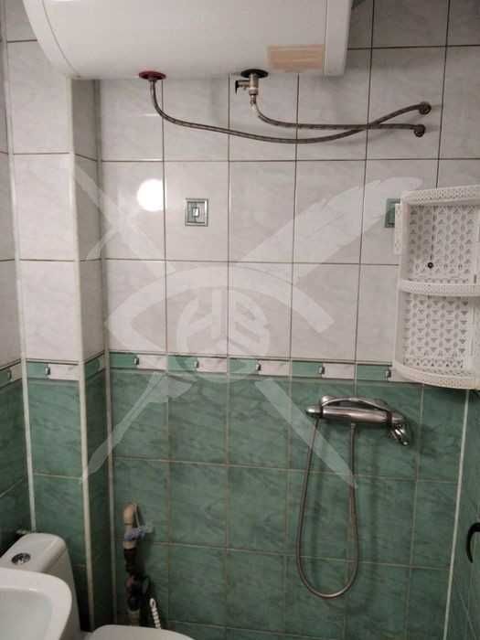 Дава се под наем Едностаен апартамент в Варна, Цветен квартал - 50 кв.м за 150 € - Снимка #3