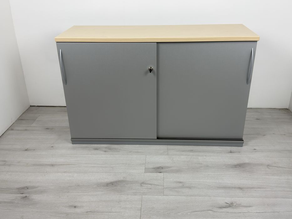 Шкаф етажарка  с плъзгащи врати и  с плот, бежов МДФ врати сив