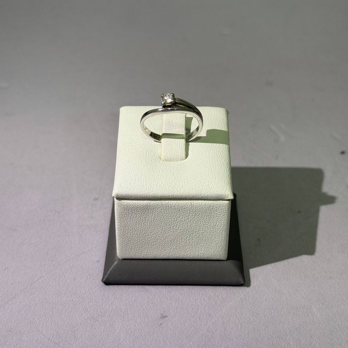 Золотое кольцо с бриллиантами / СА