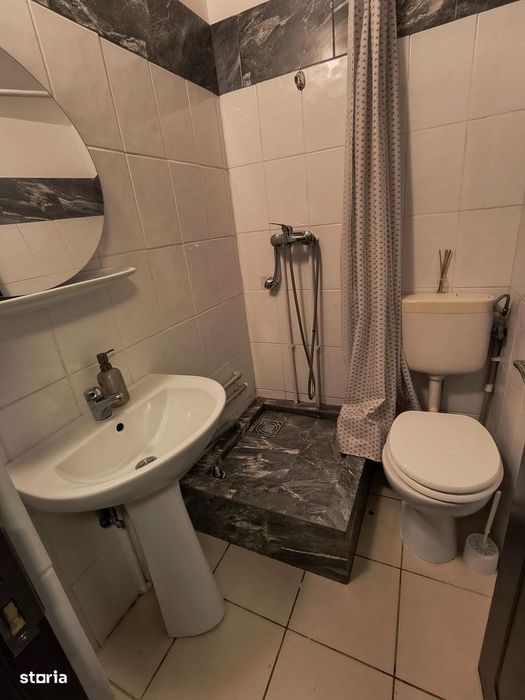 Chirie garsonieră, etaj, metrou Aparatorii Patriei