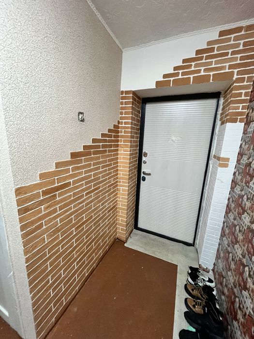 2 х комнатная второй этаж 52м2