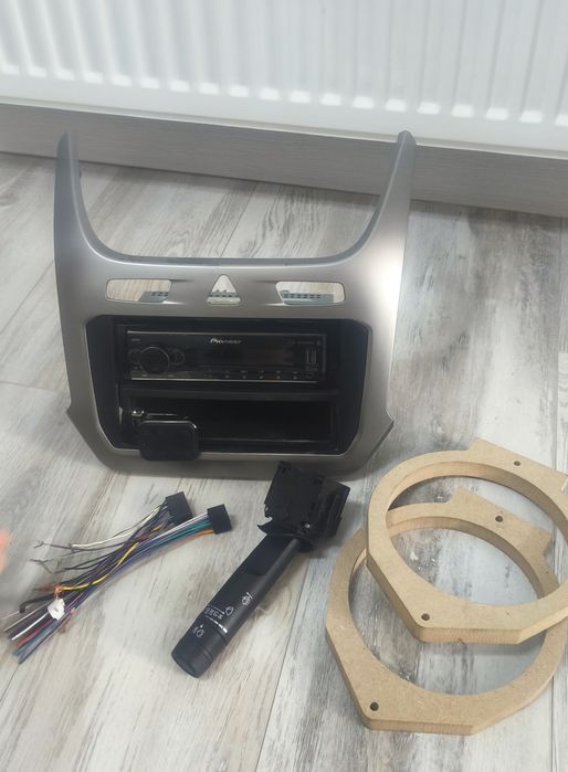 Автомагнитола сотаман Pioneer MVH-S520BT, Cobalt рамка, гитара, подиум