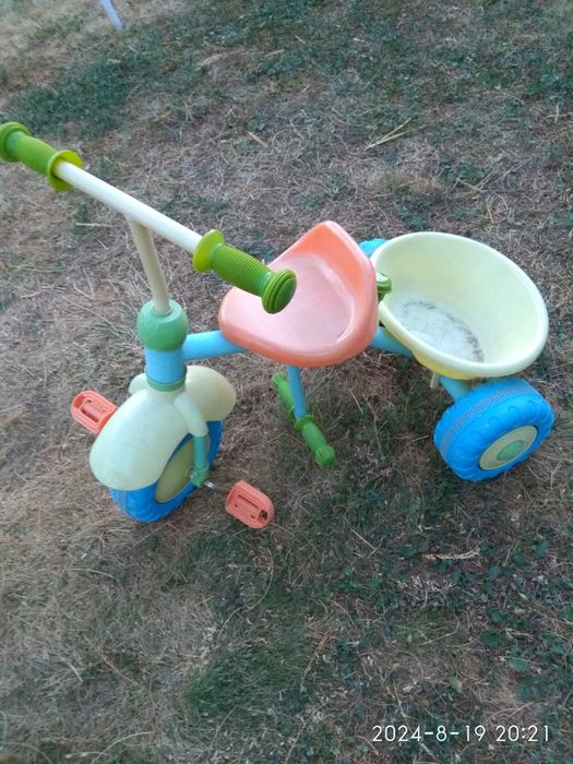 Детско колело запазено.