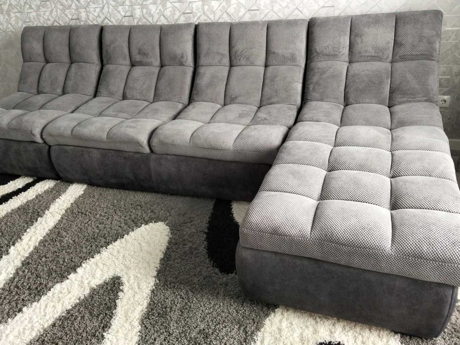 Хороший диван с оттоманкой