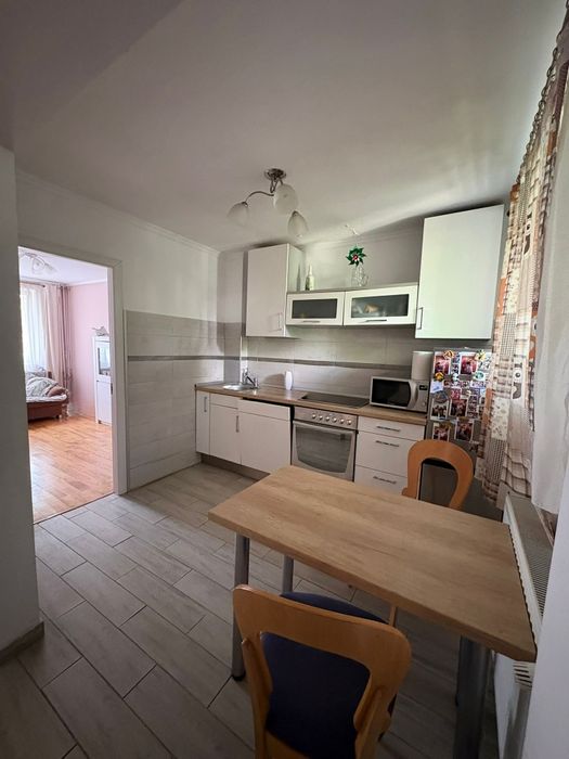 Apartament cu 2 camere  de închiriat