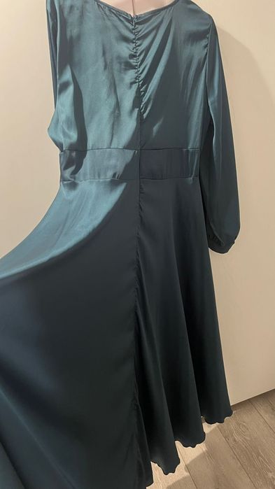 Продам новое платье