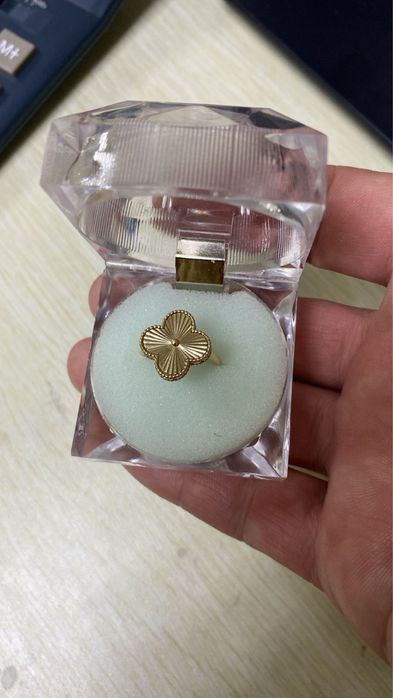 Золотое кольцо Ванклиф