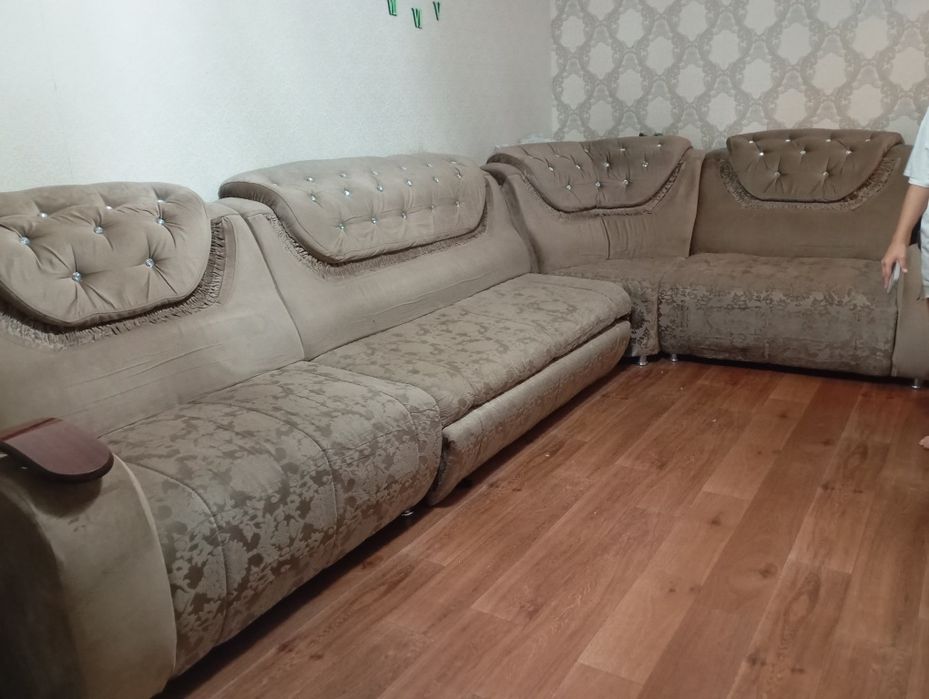 Продаю диван в хорошем состояни