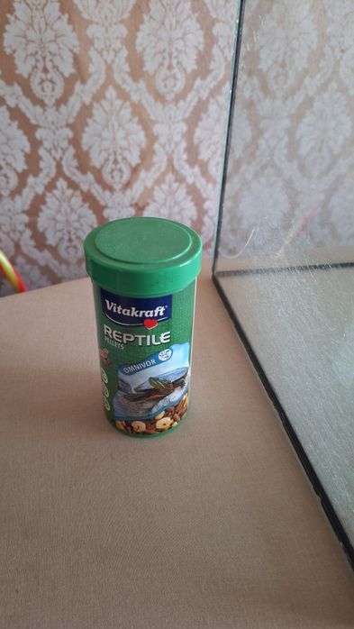 Продавам аквариум 50 л