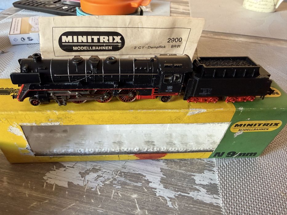 Minitrix хоби локомотиви