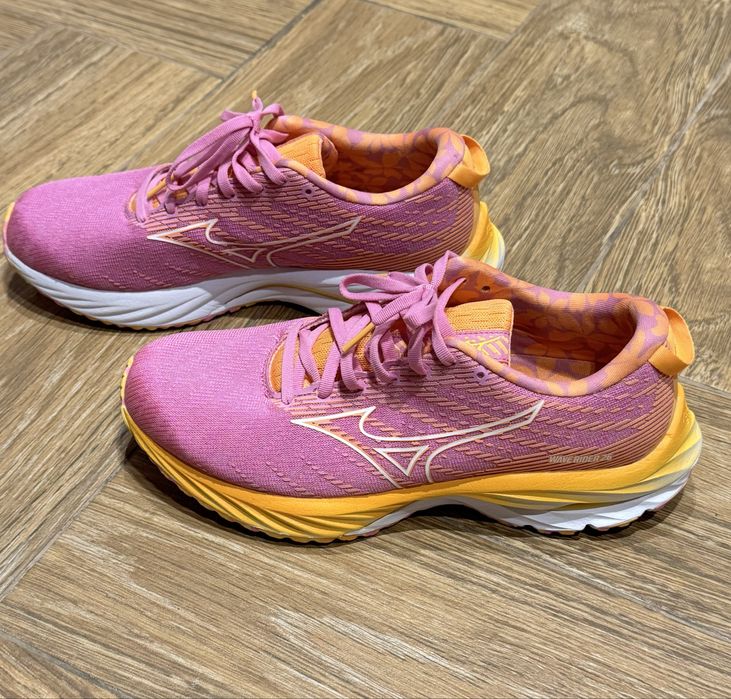 Маратонки Mizuno Wave Rider 26 x ROXY