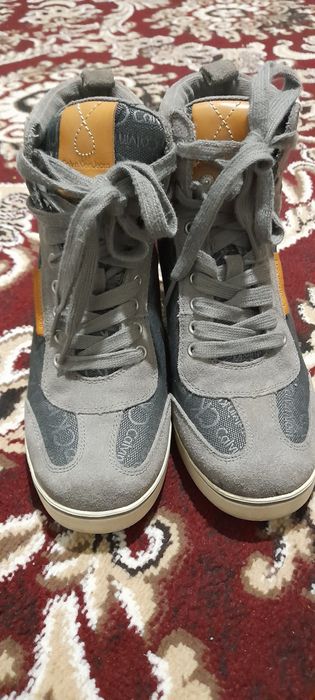 Кросовка сатылады