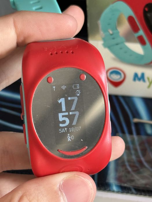 Детски часовник Myki watch с локация червено син
