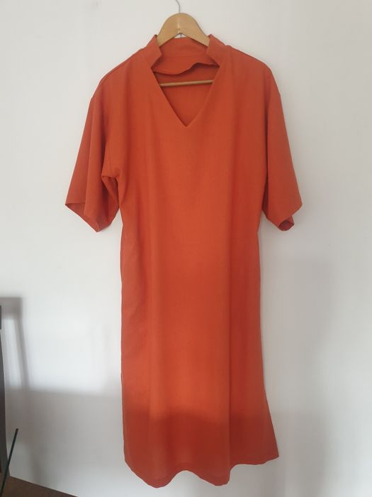 Стильное льняное платье