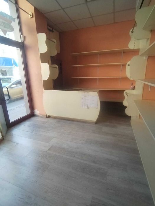 Продава се Магазин в Разград, Център - 20 кв.м за 8000 €/кв.м - Снимка #5