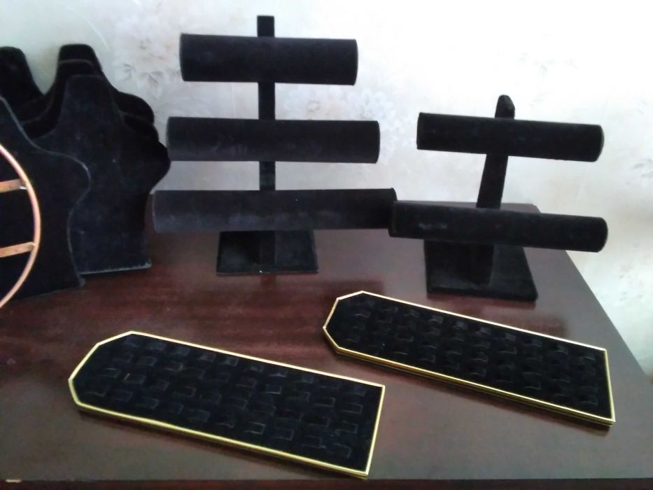 Поставки за бижута