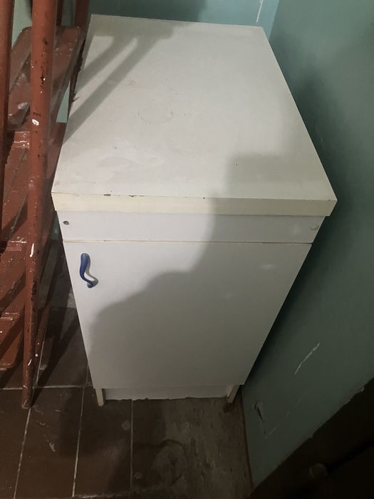 Тумба доя кухни белого цвета