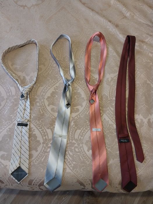 Продам новые галстуки