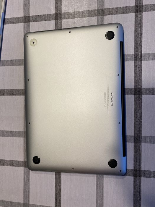 Продам macbook pro 13 retina 2015