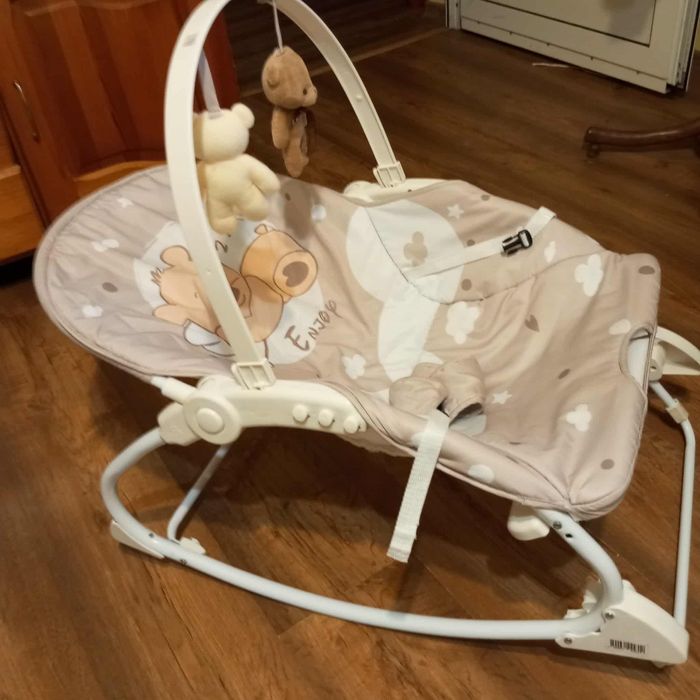 Продавам шезлонг люлка