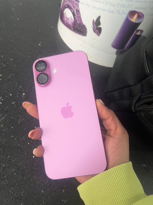iPhone 16 + pink