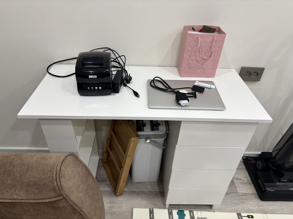 Стол для работы